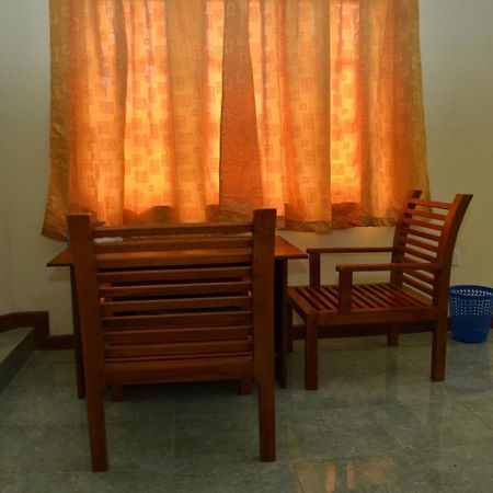 Hotel Mandakini Battaramulla Esterno foto