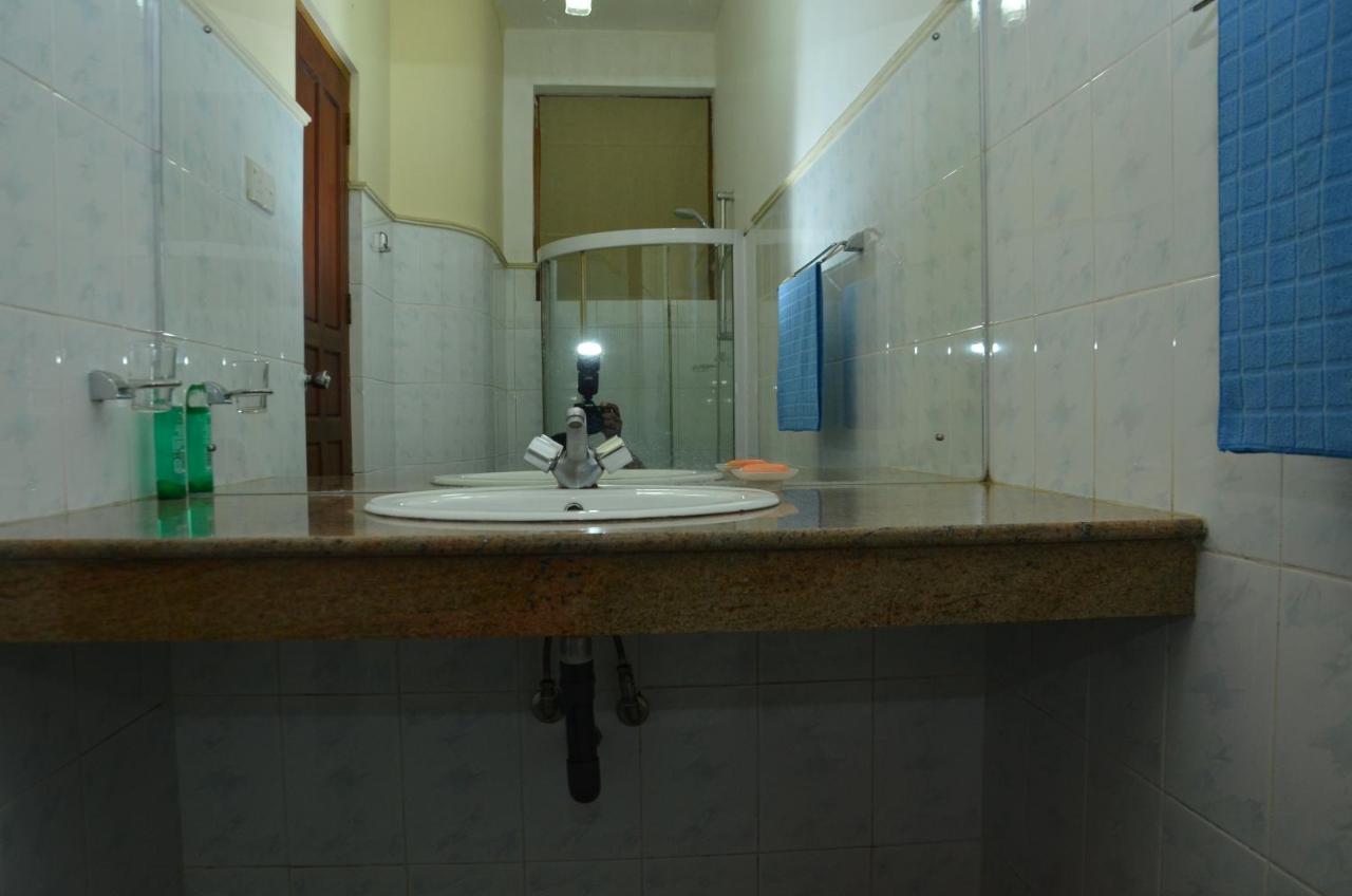 Hotel Mandakini Battaramulla Esterno foto