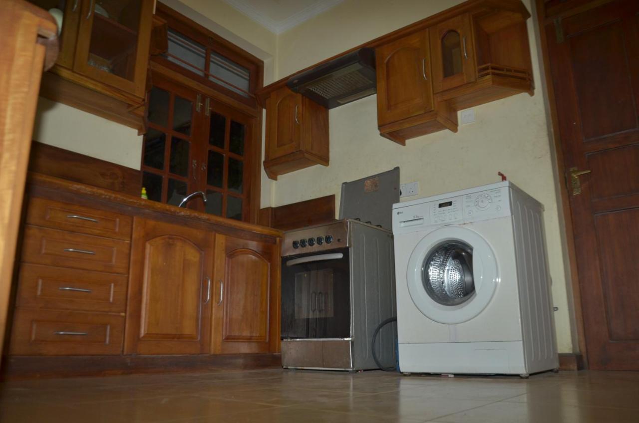 Hotel Mandakini Battaramulla Esterno foto