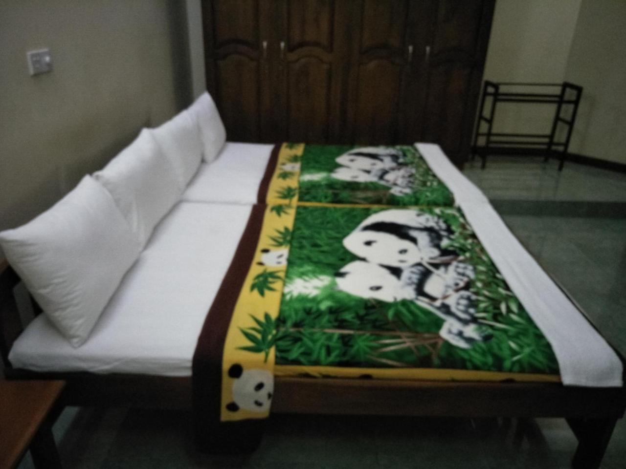 Hotel Mandakini Battaramulla Esterno foto