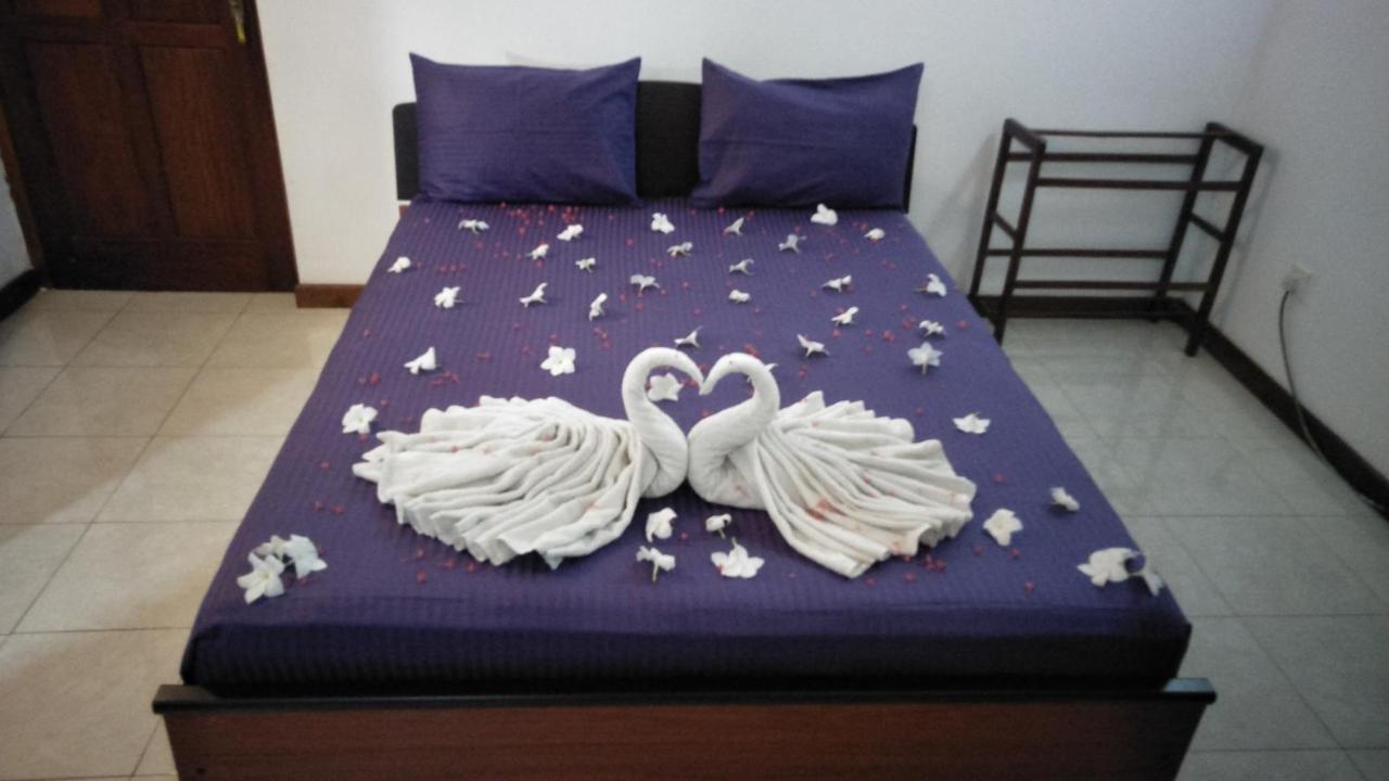 Hotel Mandakini Battaramulla Esterno foto