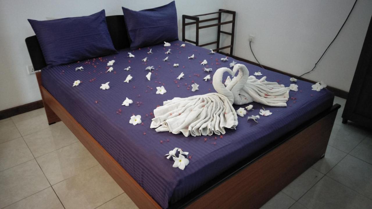 Hotel Mandakini Battaramulla Esterno foto
